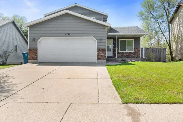 4721 Southstone Drive Se, Grand Rapids, MI 49548