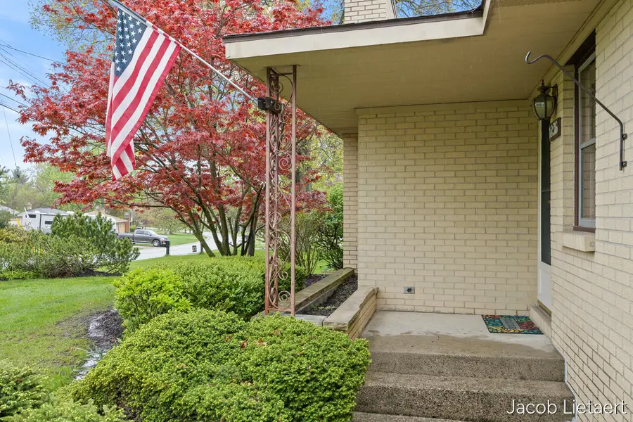 1836 Millbrook Street Se, Grand Rapids, MI 49508 - #3
