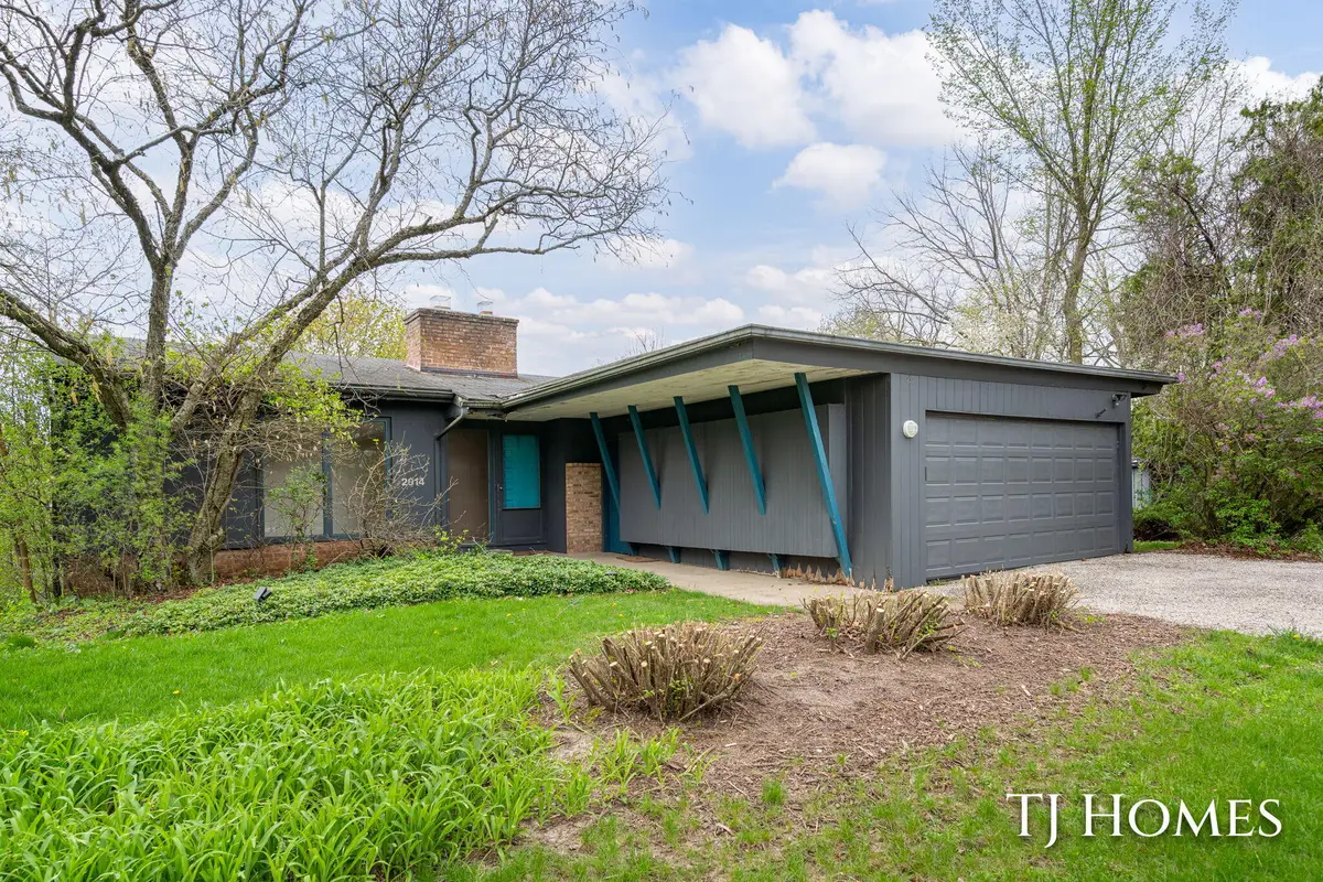 2914 Cascade Road Se, Grand Rapids, MI 49506 - #1