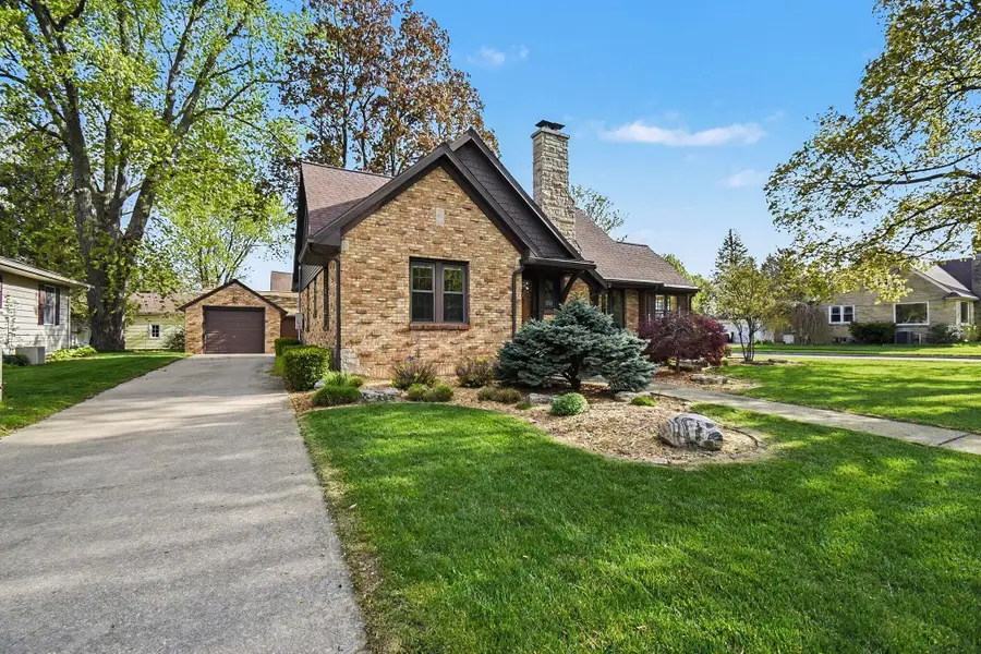 623 E Central Avenue, Zeeland, MI 49464 - #3