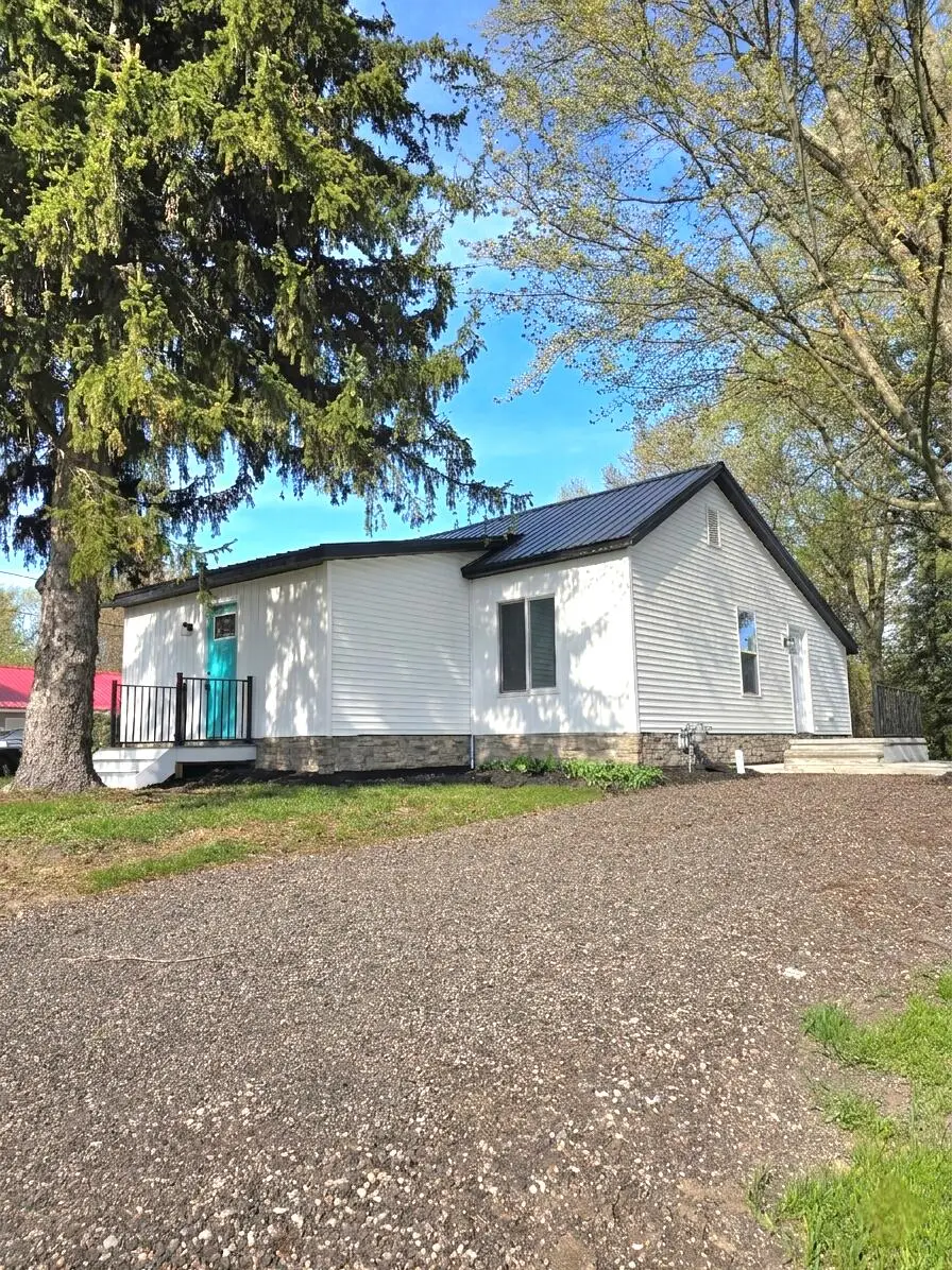 130 N 10th Street N, Edmore, MI 48829 - #1