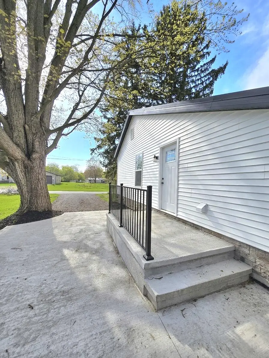 130 N 10th Street N, Edmore, MI 48829 - #2