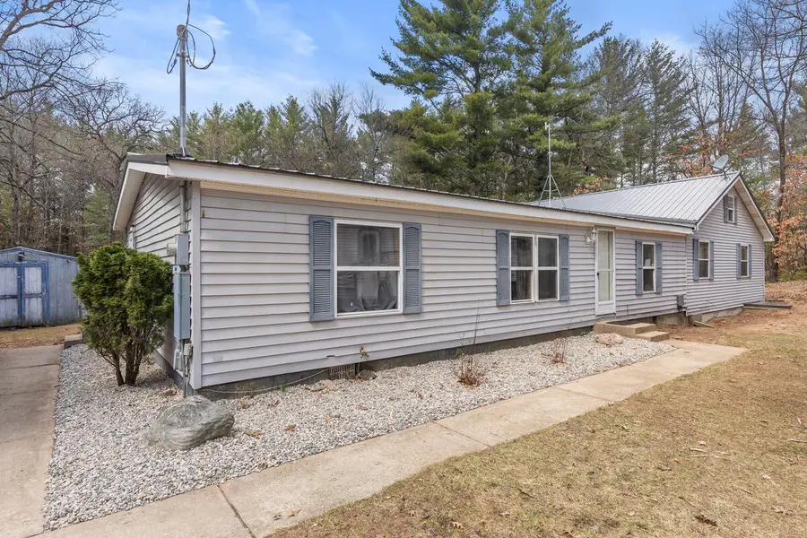 8233 Beech Avenue, Howard City, MI 49329 - #2