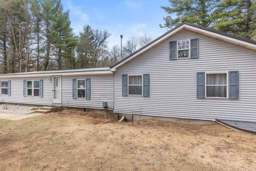 8233 Beech Avenue, Howard City, MI 49329 - #3