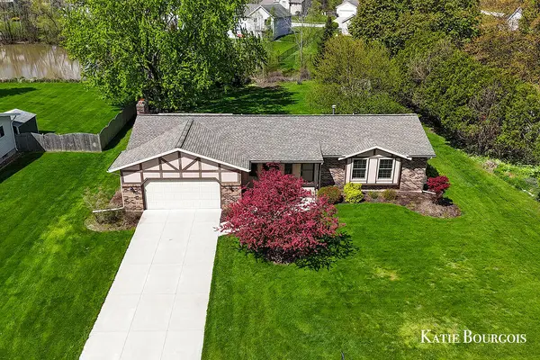 961 Maplerow Avenue Nw, Grand Rapids, MI 49534