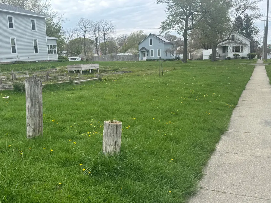 1125 W Grand Avenue, Muskegon, MI 49441 - #2