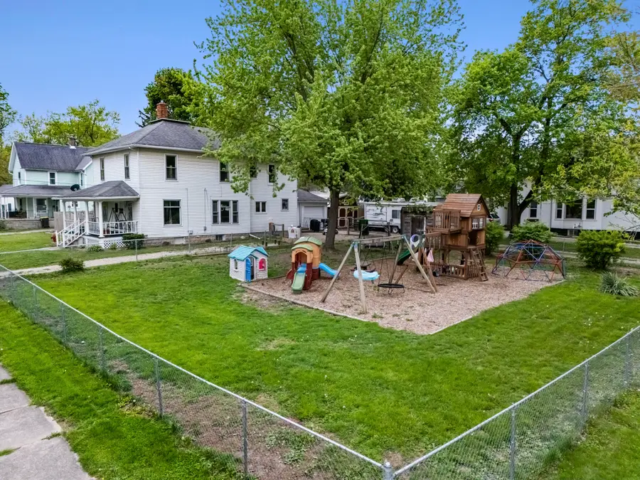 142 S West Street, Hillsdale, MI 49242 - #2