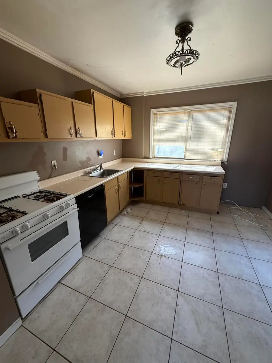 23147 Donald Avenue, Eastpointe, MI 48021 - #2