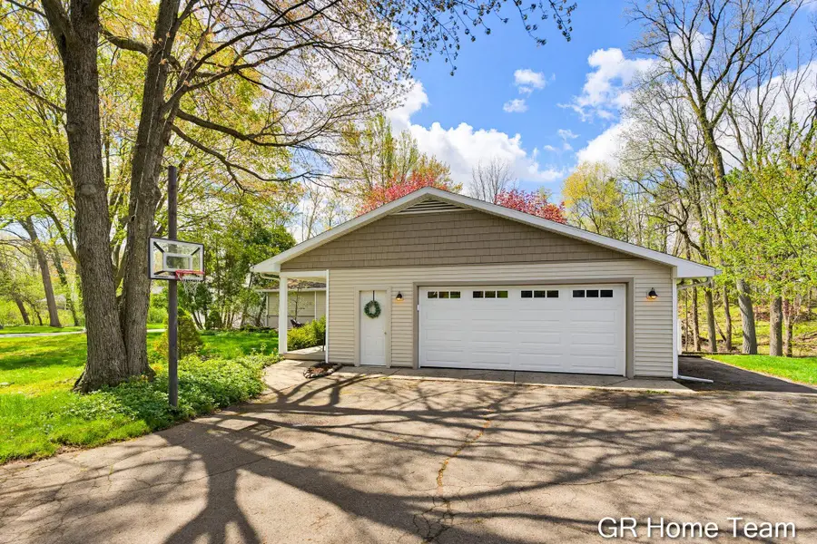 4090 Baywood Drive Se, Grand Rapids, MI 49546 - #3