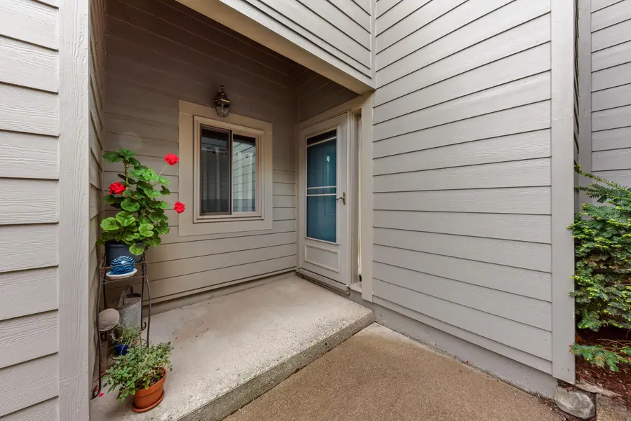 618 Watersedge Drive, Ann Arbor, MI 48105 - #3