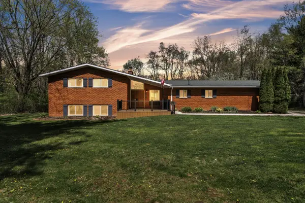 11273 9 Mile Road, South Lyon, MI 48178
