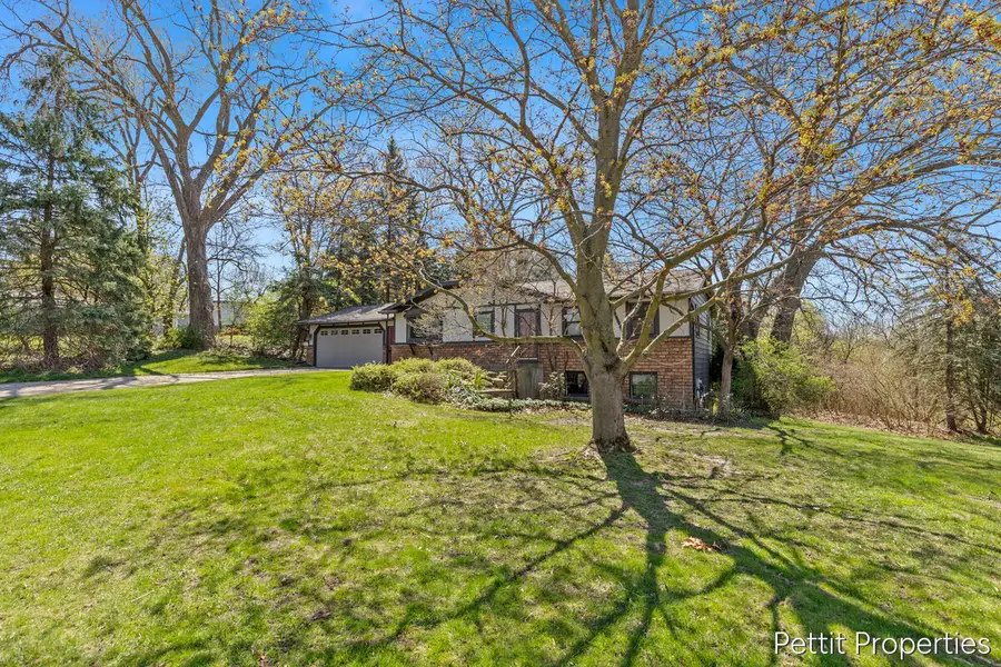 2160 Fox Ridge Drive Ne, Grand Rapids, MI 49505 - #3
