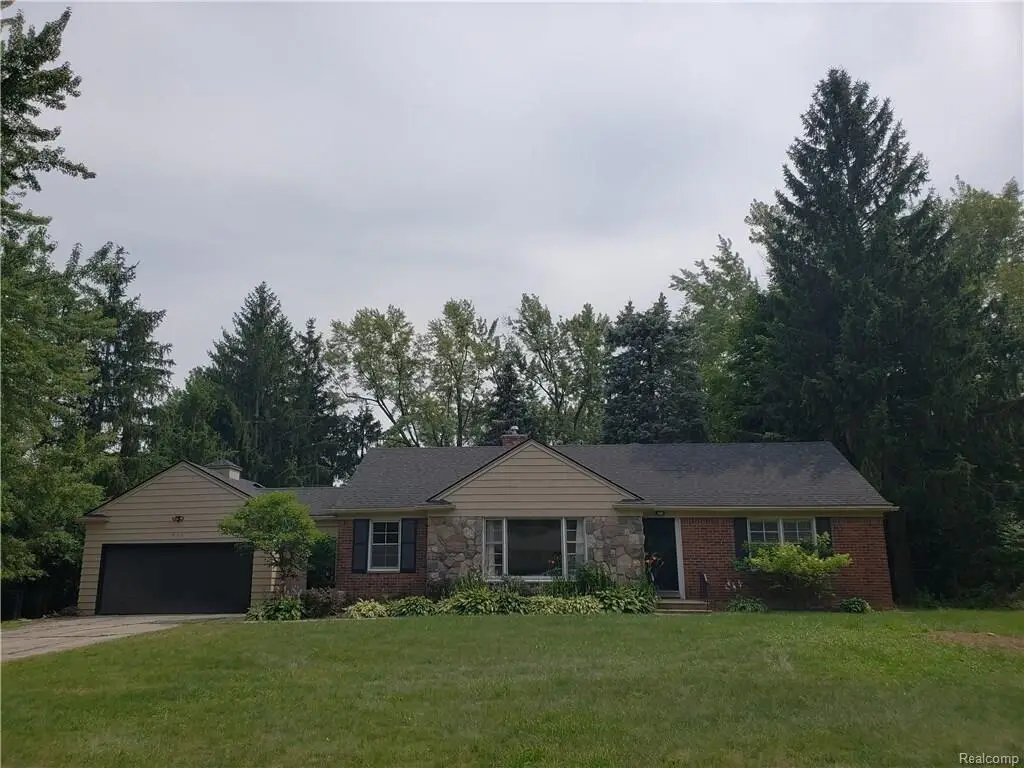 805 S Pemberton Road, Bloomfield Hills, MI 48302 - #1