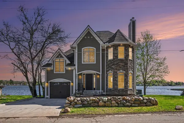 2382 Jackson Boulevard, Highland, MI 48356