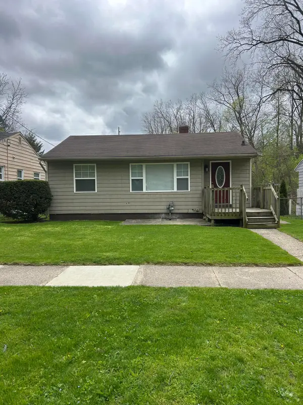 864 Carrier Creek Boulevard Ne, Grand Rapids, MI 49503