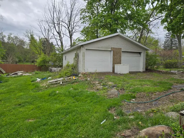 64 Spring Street, Hillsdale, MI 49242