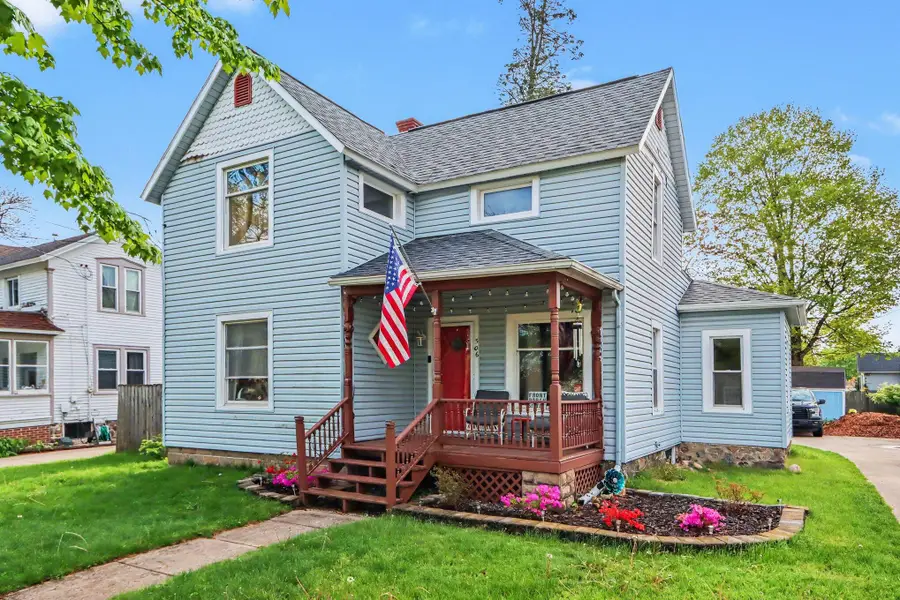 506 N Kalamazoo Street, Paw Paw, MI 49079 - #2