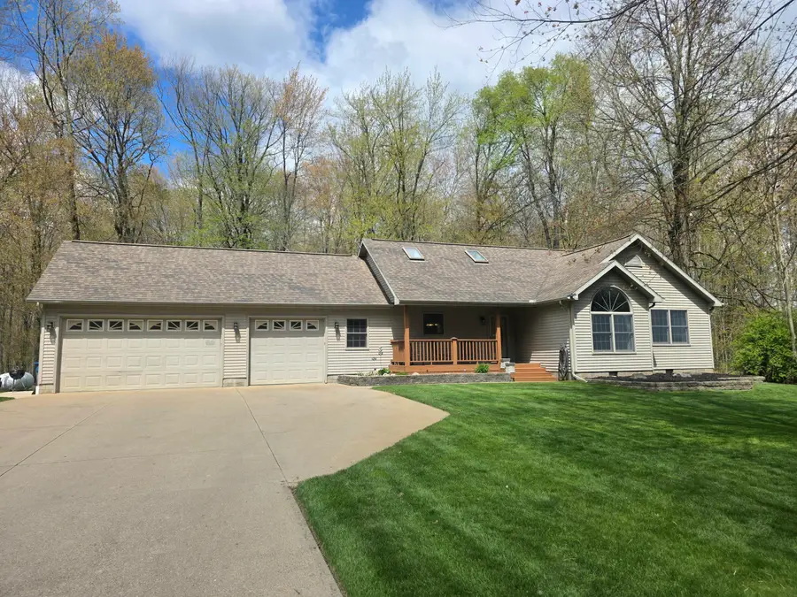 515 E General Street, Sheridan, MI 48884 - #2