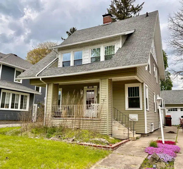 754 Oakridge Drive, Jackson, MI 49203