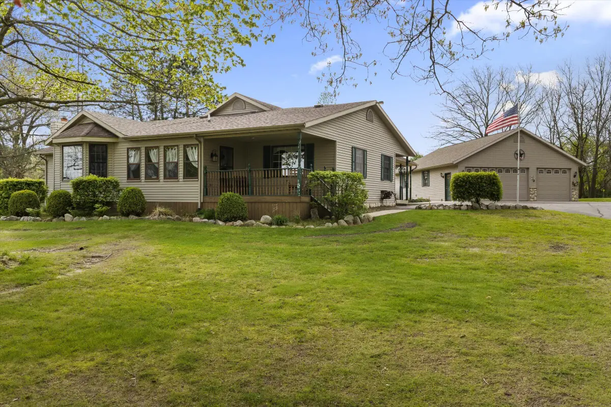 28684 M 60, Cassopolis, MI 49031 - #1