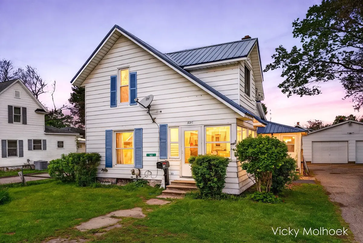 521 W Court Street, Hastings, MI 49058 - #1