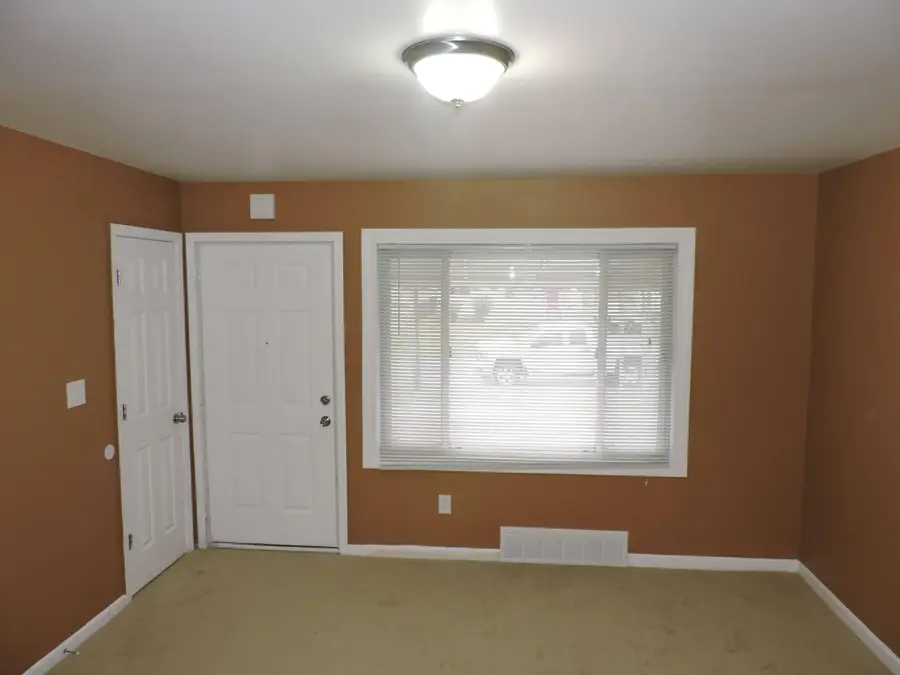 27045 Yale Street, Inkster, MI 48141 - #3
