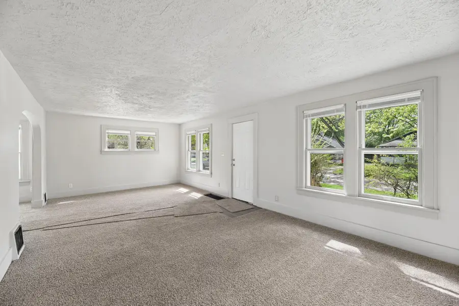 1135 Lavette Avenue, Benton Harbor, MI 49022 - #2