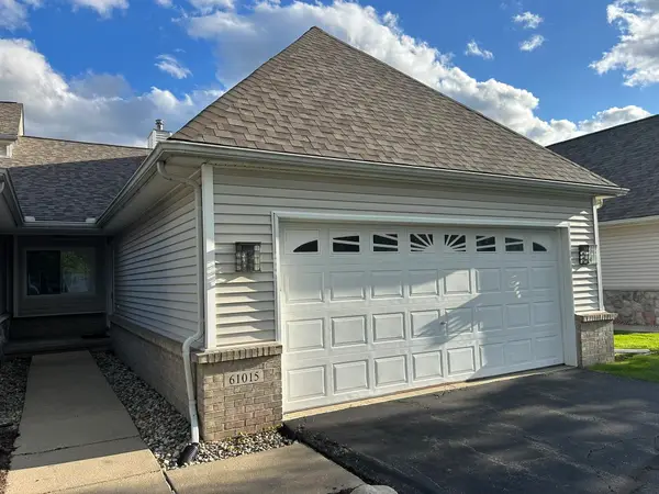 61015 Evergreen Court, South Lyon, MI 48178