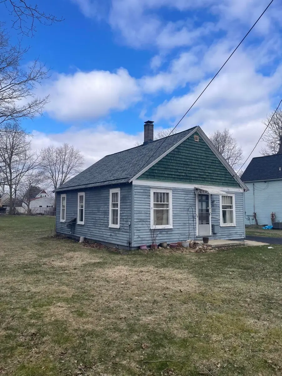 166 S Pleasant Street, Lowell, MI 49331 - #3