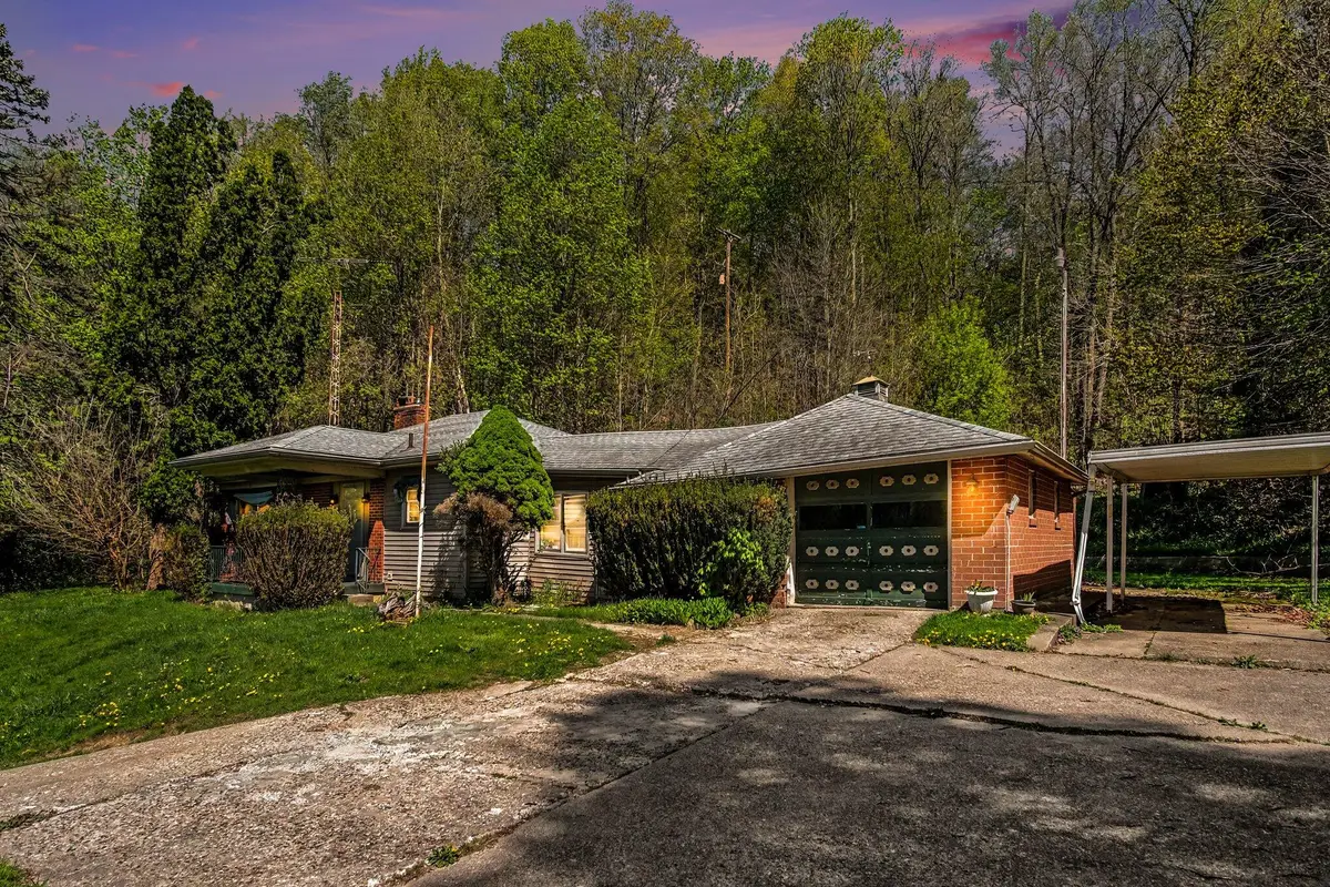 8976 Division Avenue S, Byron Center, MI 49315 - #1