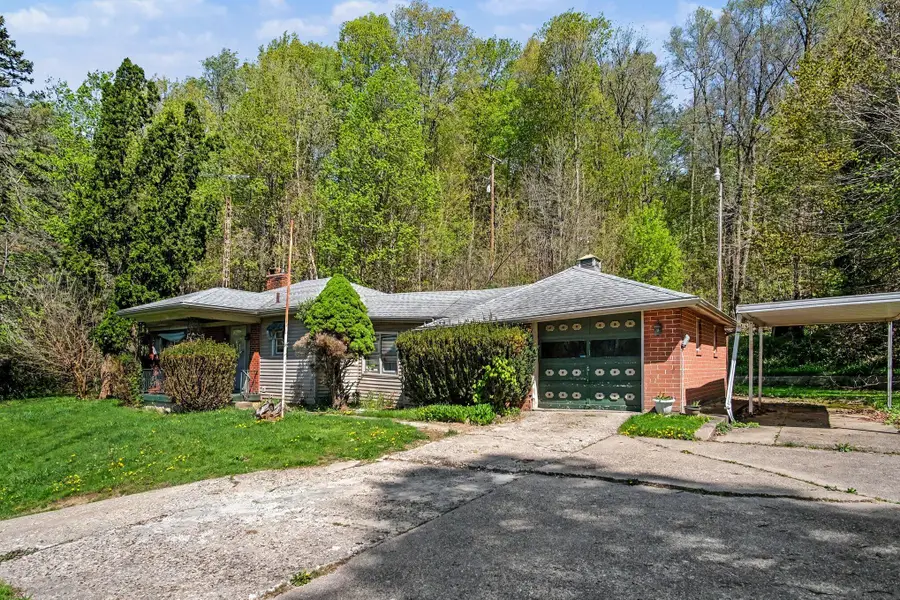 8976 Division Avenue S, Byron Center, MI 49315 - #2