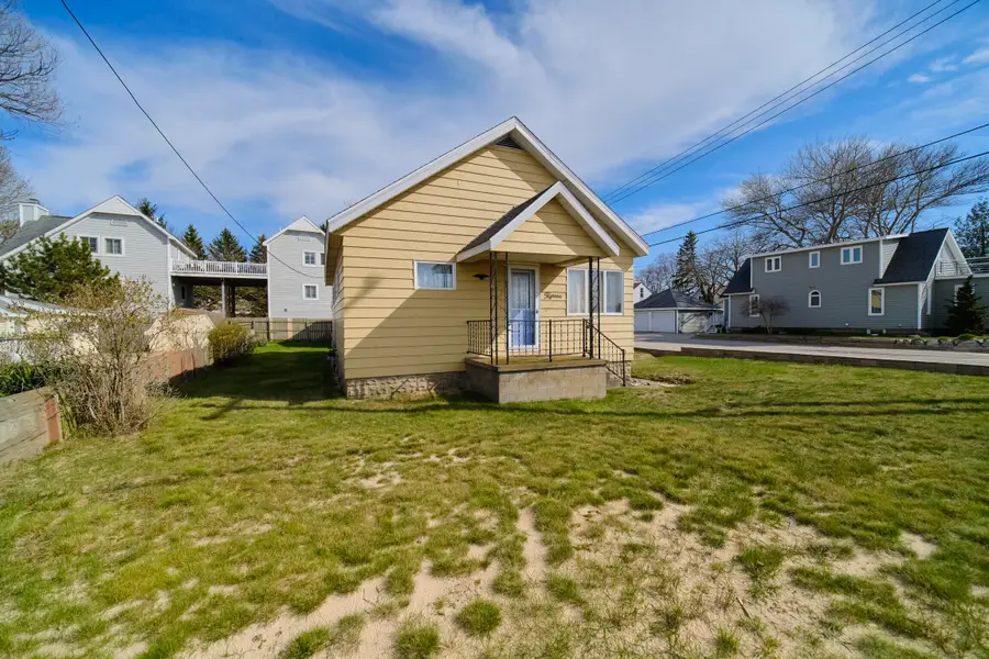 15 N Lakeshore Drive, Manistee, MI 49660 - #2