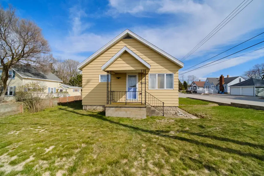 15 N Lakeshore Drive, Manistee, MI 49660 - #3