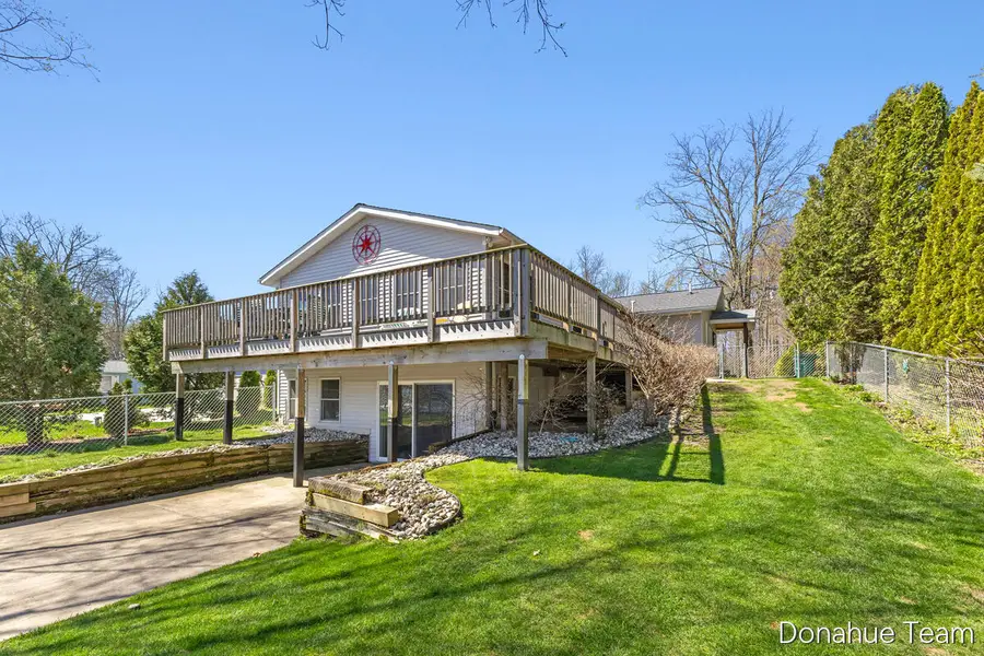 4460 S Sherman Avenue, Fremont, MI 49412 - #2