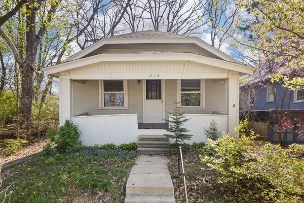 1215 Loeser Avenue, Jackson, MI 49203