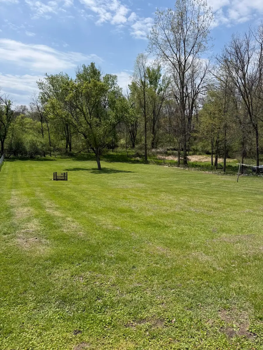 26 Fayette Street W, Hillsdale, MI 49242 - #3
