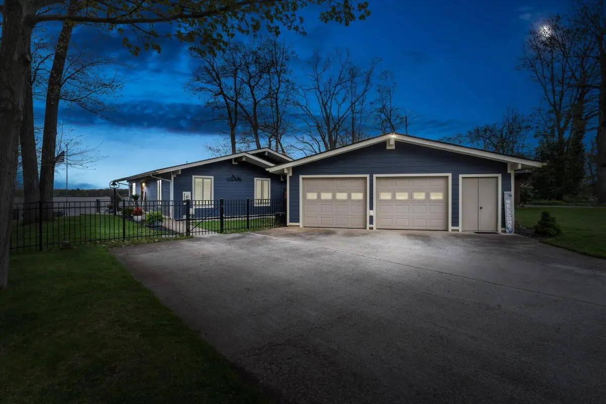 89513 Shorelane Drive, Lawton, MI 49065 - #1