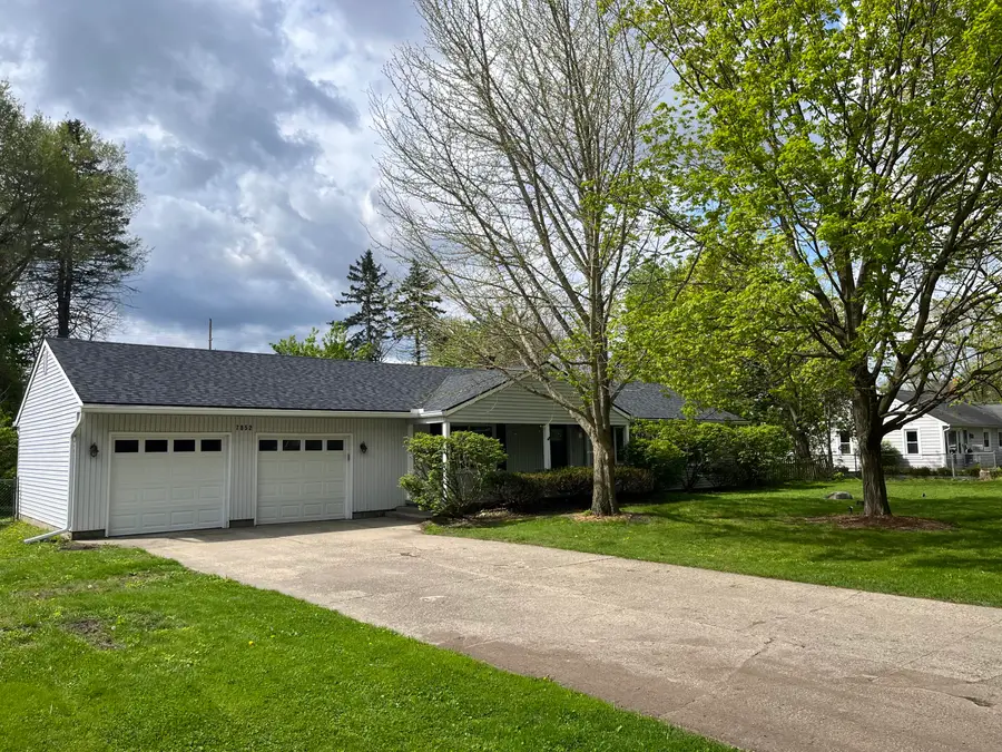 7852 State Street, Brighton, MI 48116 - #2
