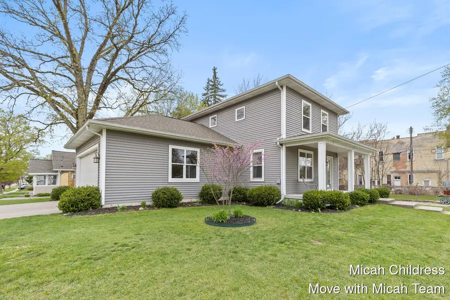 40 E Maple Street Ne, Cedar Springs, MI 49319 - #2