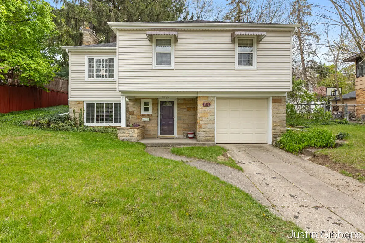 1708 Hiawatha Road Se, Grand Rapids, MI 49506 - #1