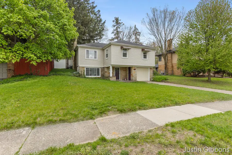 1708 Hiawatha Road Se, Grand Rapids, MI 49506 - #2
