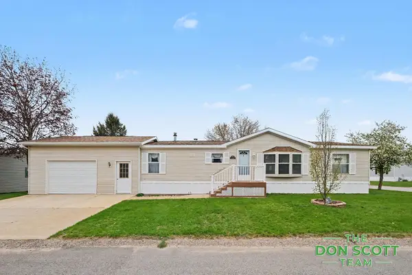 3567 Hollyfield Drive, Cedar Springs, MI 49319