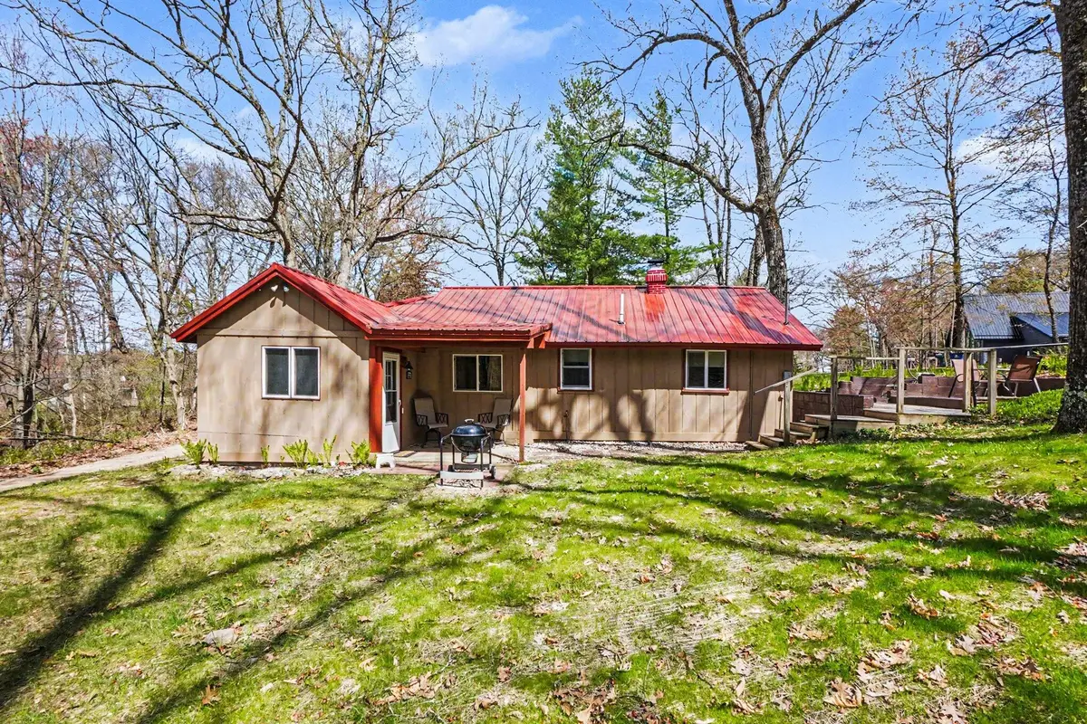 880 W Lincoln Avenue, White Cloud, MI 49349 - #1