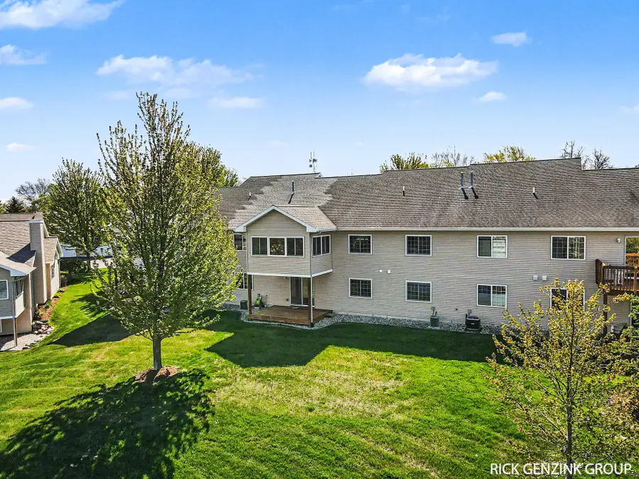 1103 Fountain View Circle #2, Holland, MI 49423 - #3