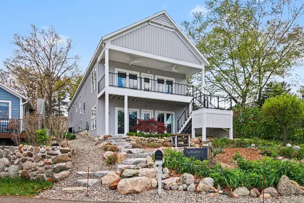 6747 Kitson Drive Ne, Rockford, MI 49341