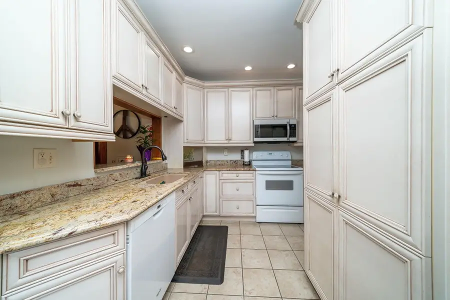 315 E Michigan Avenue, Saline, MI 48176 - #2