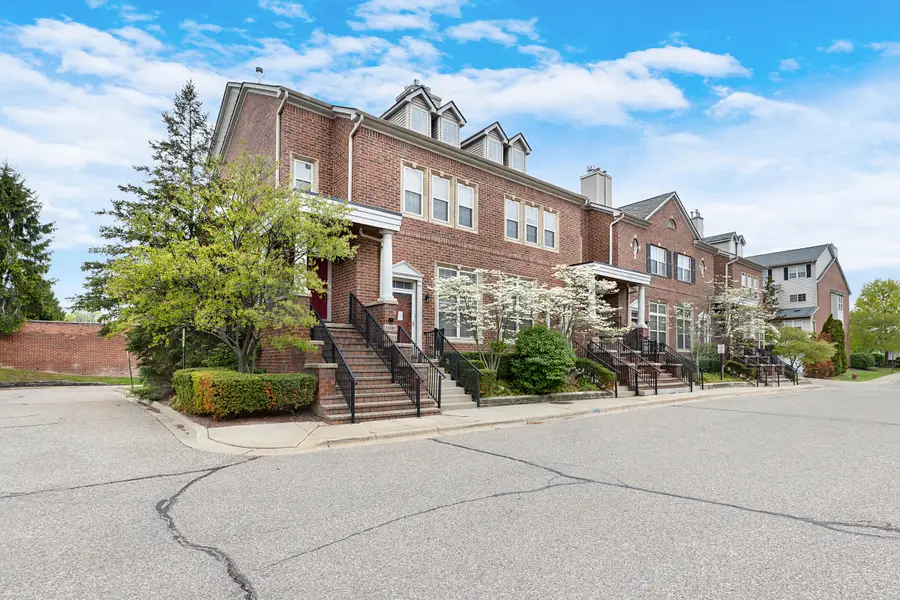 16992 Farmington Road, Livonia, MI 48154 - #2