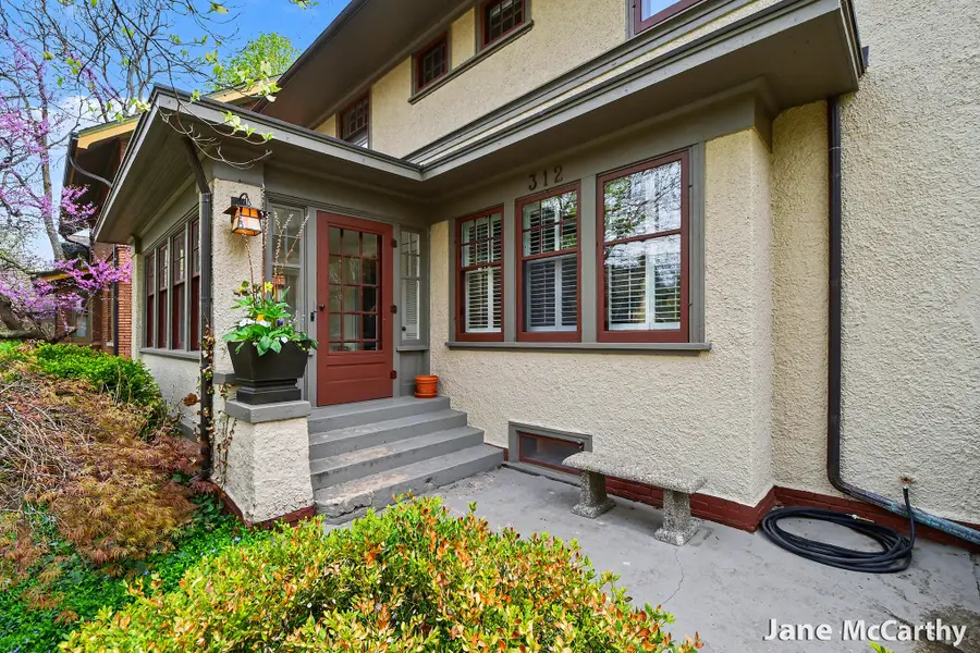 312 Morris Avenue Se, Grand Rapids, MI 49503 - #2