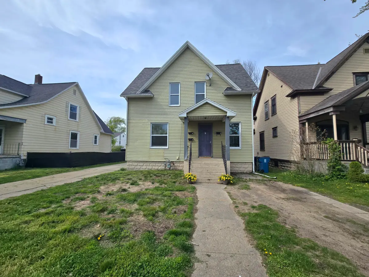 943 Washington Avenue, Grand Haven, MI 49417 - #1