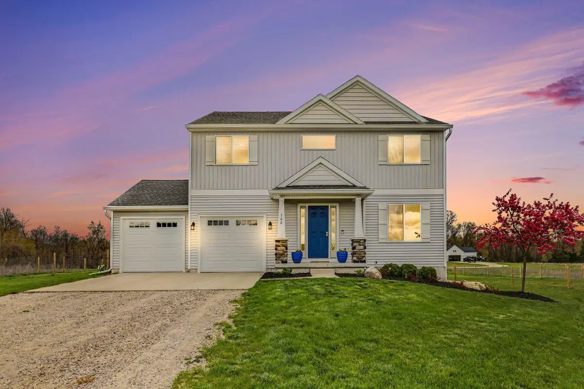 300 Cumberland Avenue Se, Lowell, MI 49331 - #1